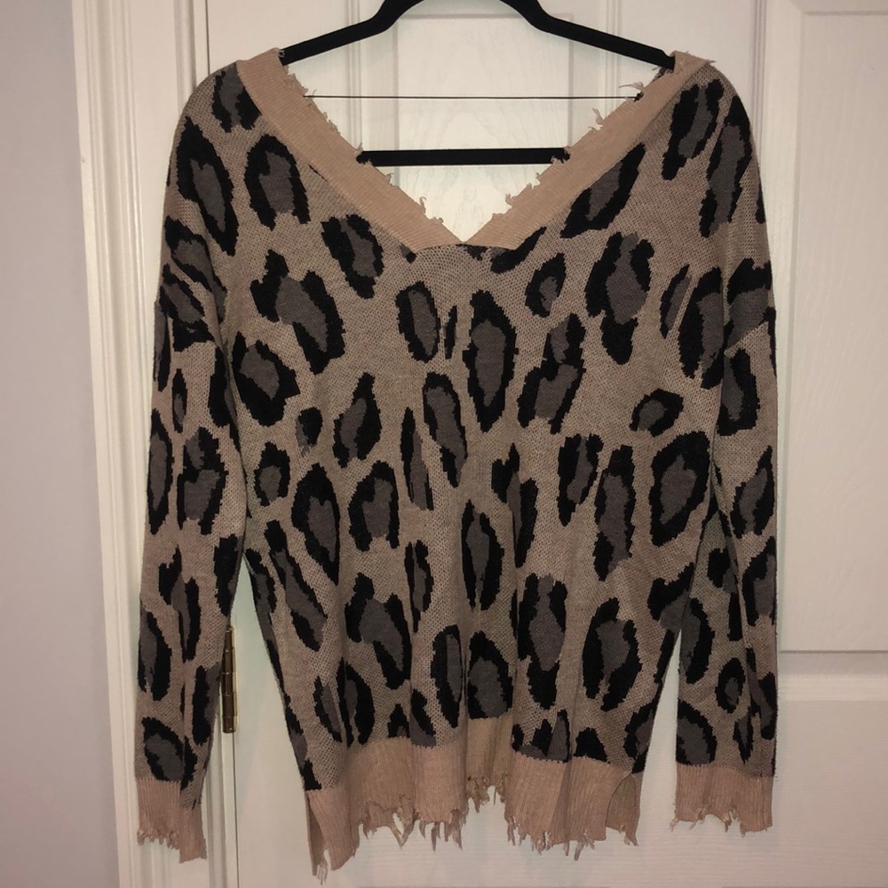 EVEREVE distressed v-neck cheetah print sweater
